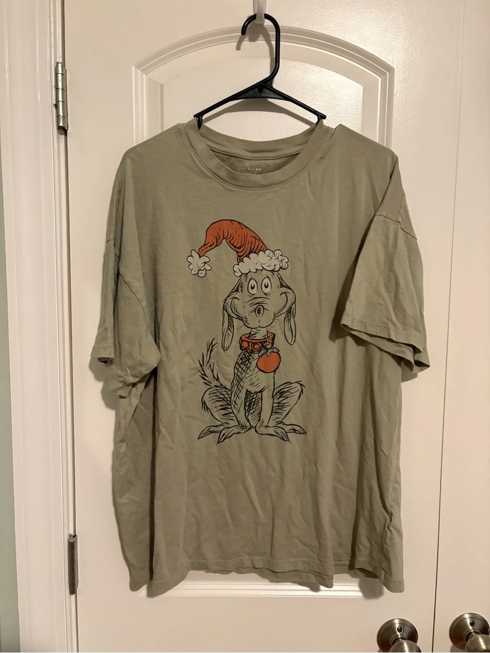 American Eagle Outfitters Olive Green Short-Sleeve Tee with Holiday Dog Graphic